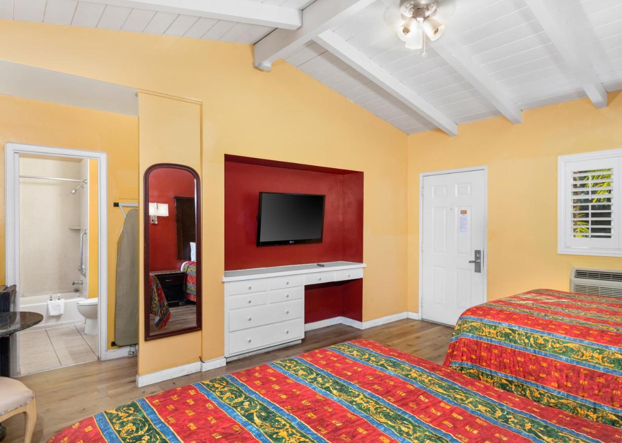 Fallbrook Country Inn ภายนอก รูปภาพ