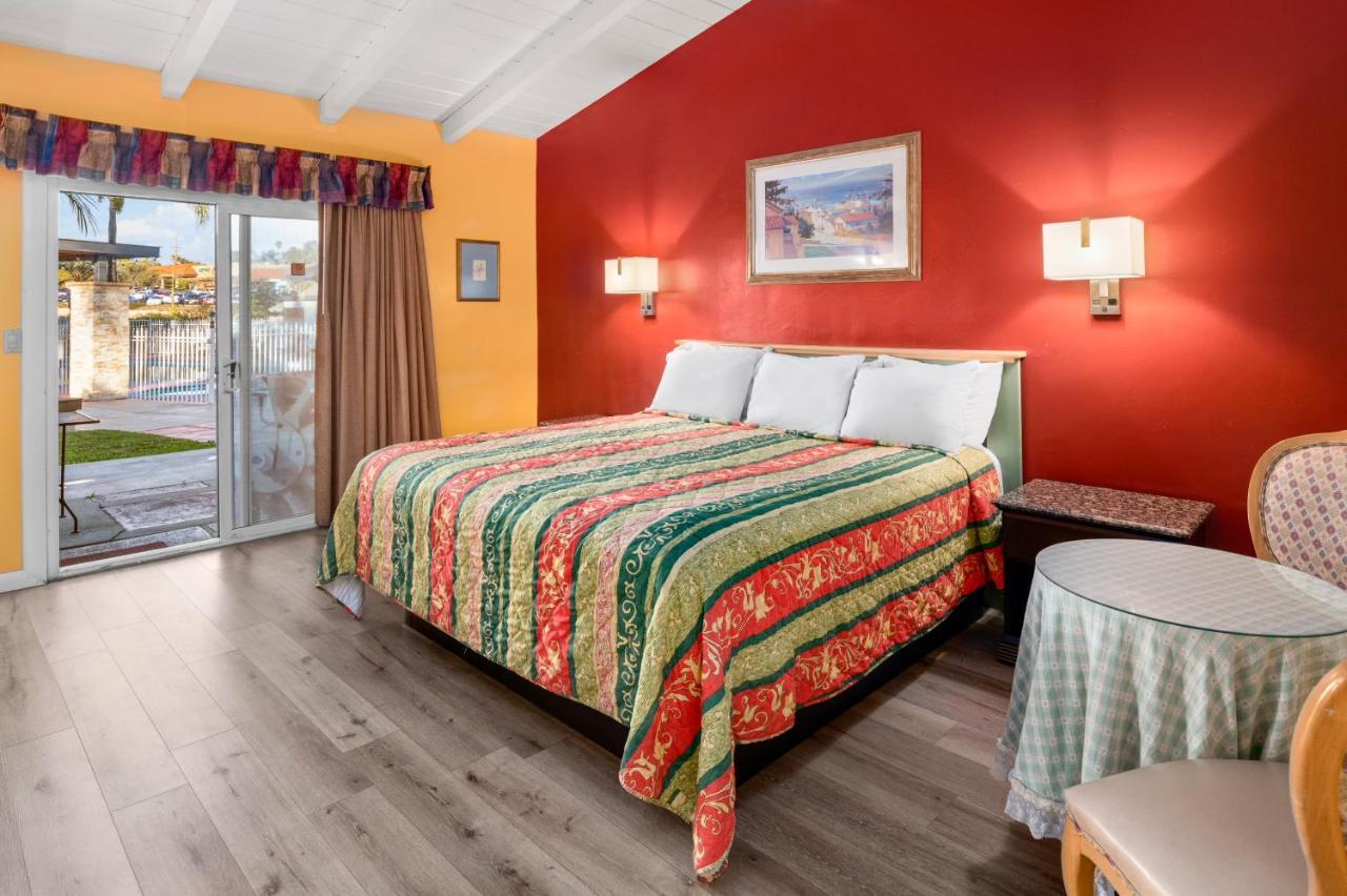 Fallbrook Country Inn ภายนอก รูปภาพ