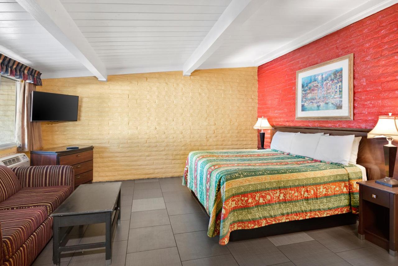 Fallbrook Country Inn ภายนอก รูปภาพ