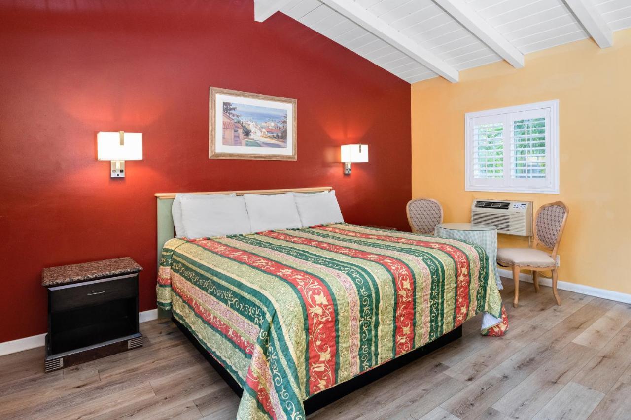 Fallbrook Country Inn ภายนอก รูปภาพ