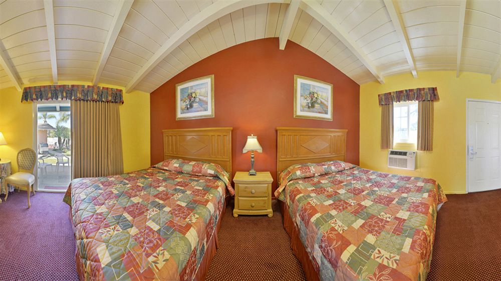 Fallbrook Country Inn ภายนอก รูปภาพ