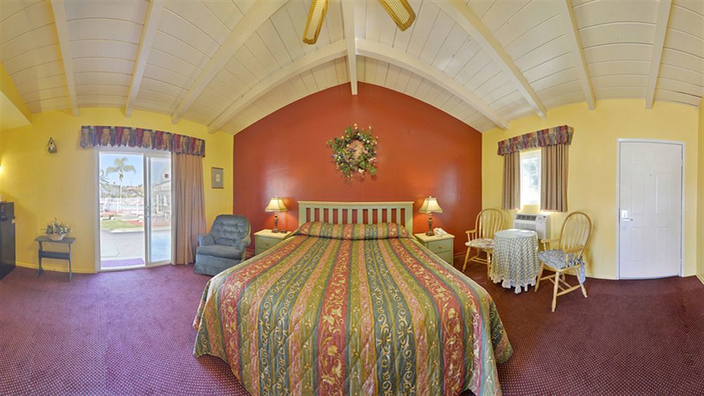 Fallbrook Country Inn ภายนอก รูปภาพ