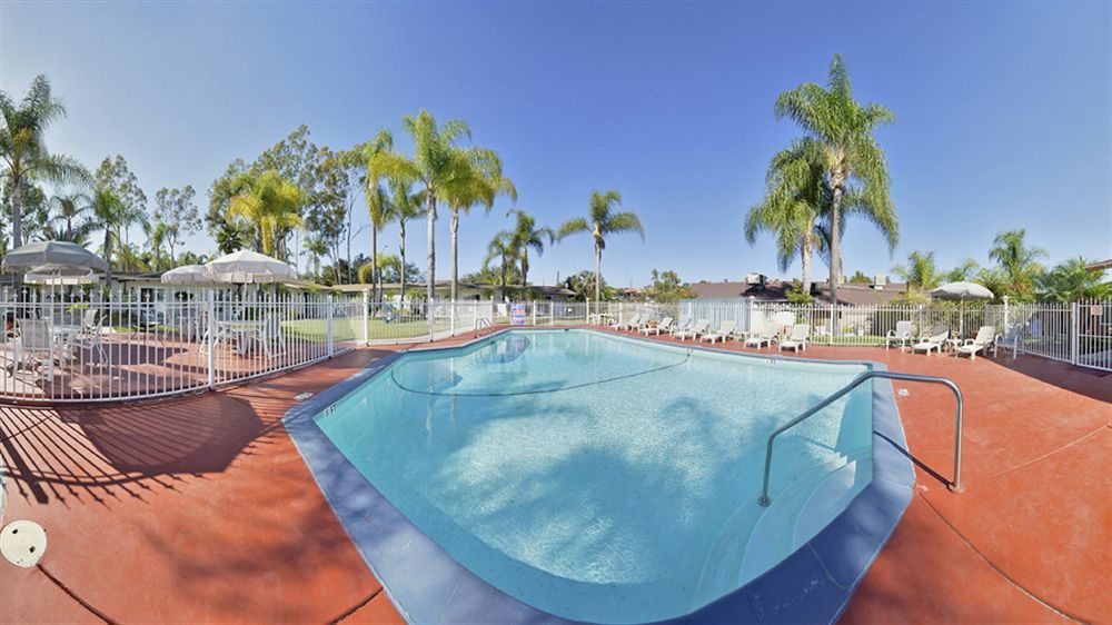 Fallbrook Country Inn ภายนอก รูปภาพ