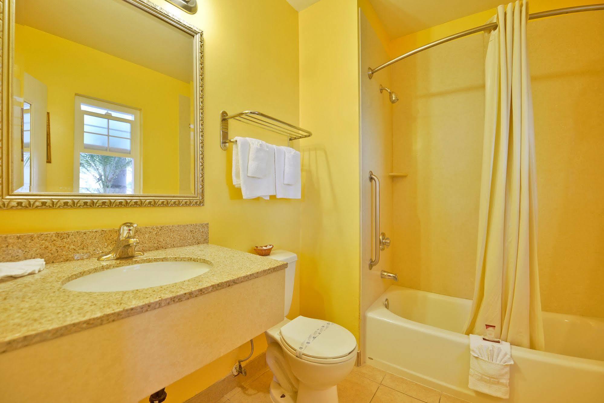 Fallbrook Country Inn ภายนอก รูปภาพ