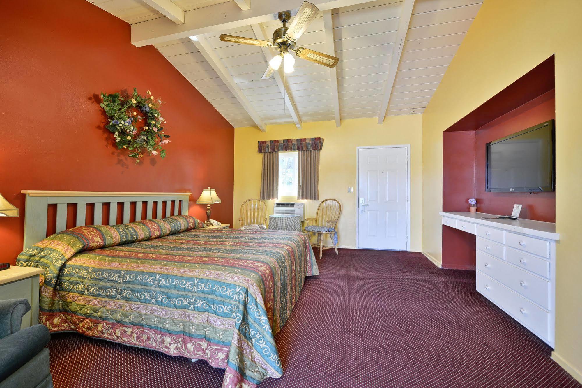 Fallbrook Country Inn ภายนอก รูปภาพ
